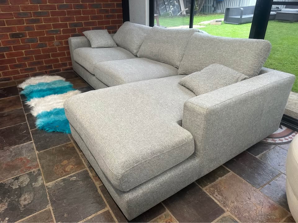 Modern 4-Seater Chaise Lounge photo 5