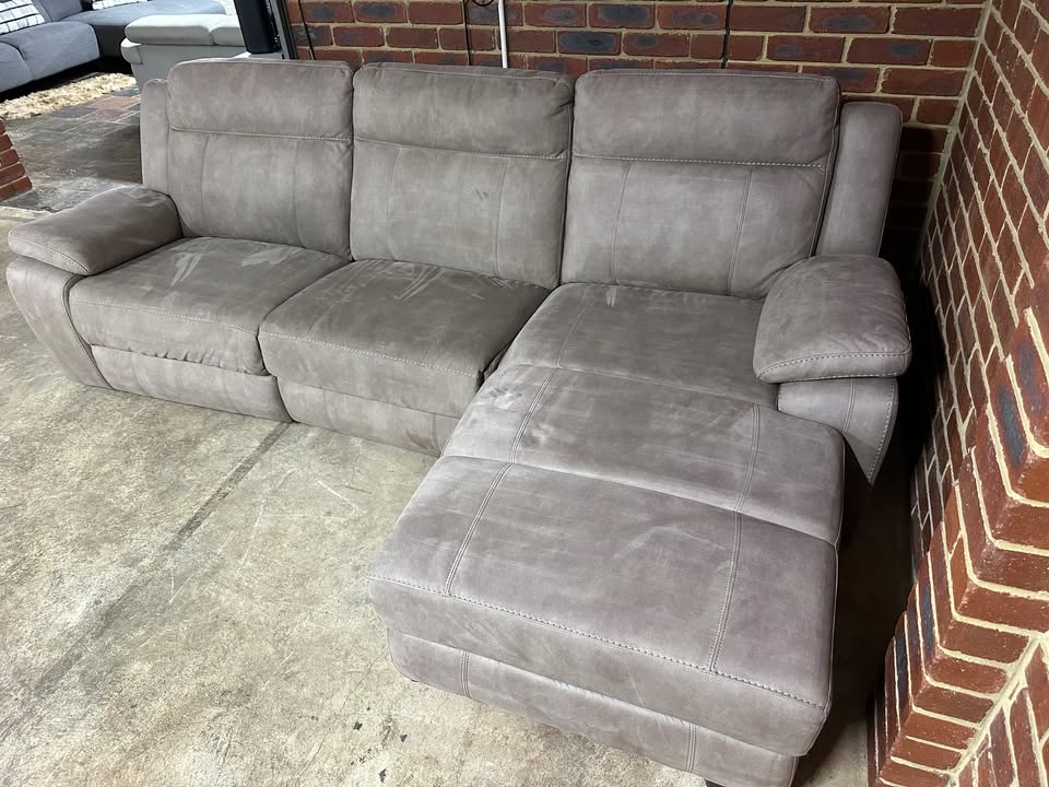 Comfortable Grey Chaise Sofa With Manual Recliner photo 2