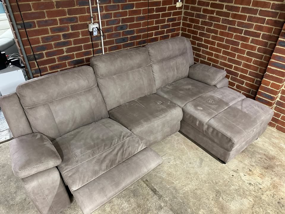 Comfortable Grey Chaise Sofa With Manual Recliner photo 3